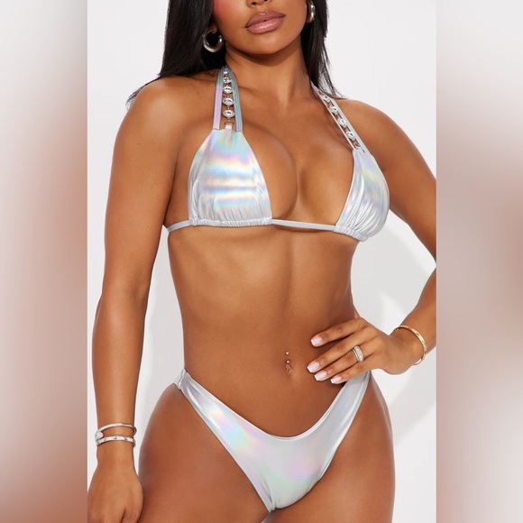 Women’s Gia Iridescent Metallic Chain Charms 2 Piece Bikini - Silver | NEW/NWT🩶 - Picture 1 of 4